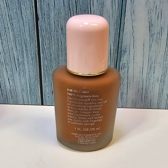 Mary Kay Day Radiance Oil-Free Foundation Mahogany Bronze #5796 - NIB Old Stock - Picture 3 of 7